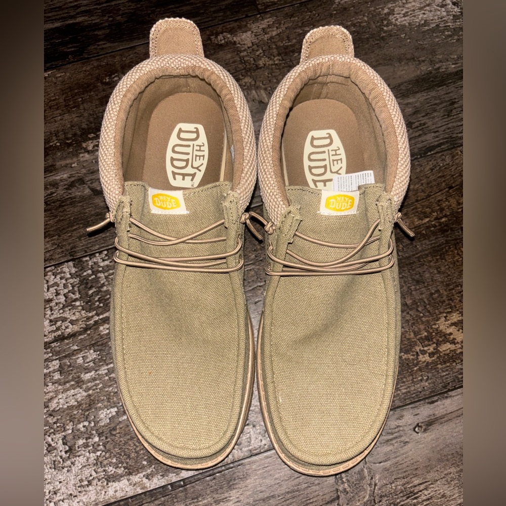 SOLD‼️Hey Dude Men's